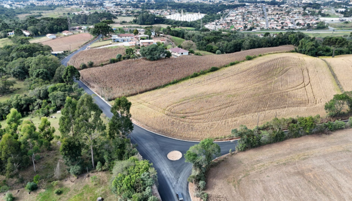 Rua César Scarpin recebe pavimentação, drenagem e nova rotatória em Campo Largo